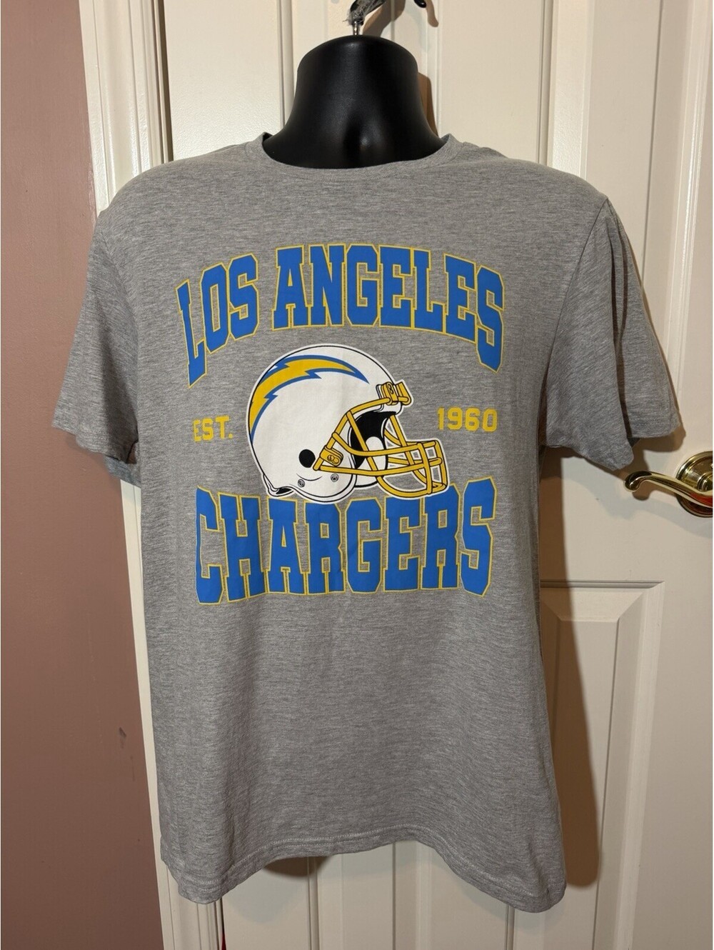 NFL Team Apparel Los Angeles Chargers Est 1960 Helmet Shirt Gray Men M NWOT